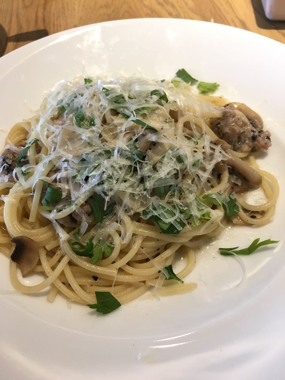 ランチはパンとサラダ食べ放題！イルパラドッソ豊中駅前店（Il Paradosso） HIBINOTAWAGOTO